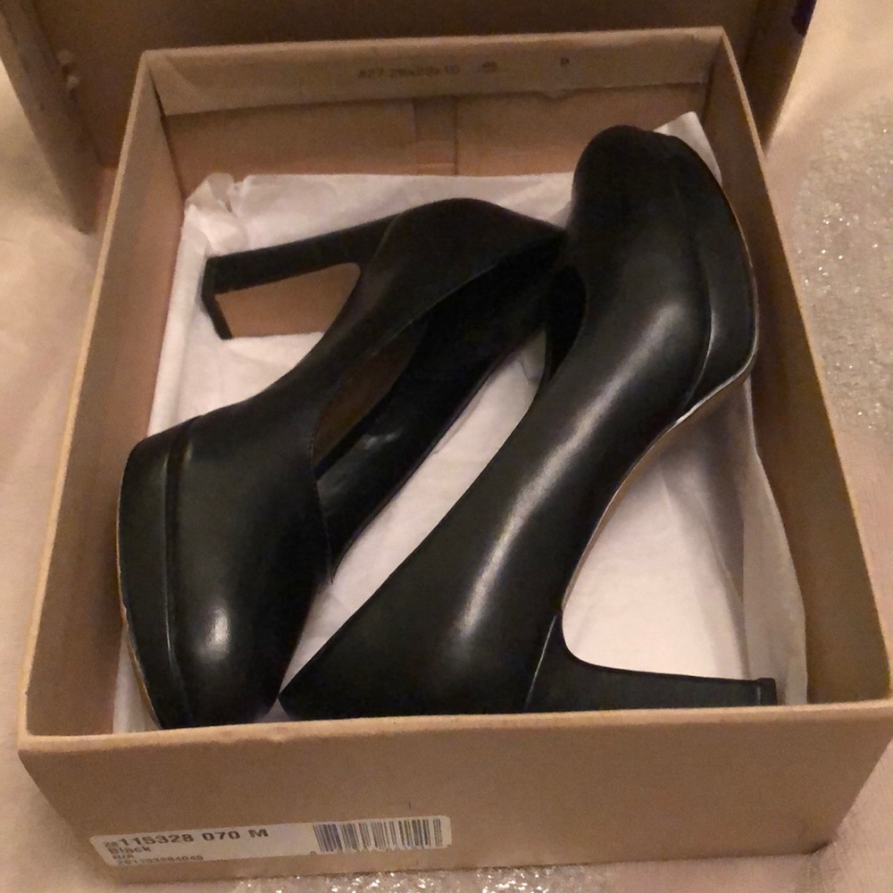 Clarks black leather heels